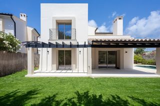 Xalet a Santa Ponça. Villa totalmente reformada a la venta en nova santa ponsa, suroe