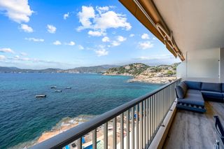 Apartament a Costa de la Calma. Apartamento en primera línea de playa en venta en costa de la ca