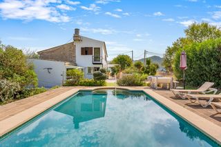 Bauernhof in Andratx. Finca de inversión con piscina en venta en sarracó, suroeste de