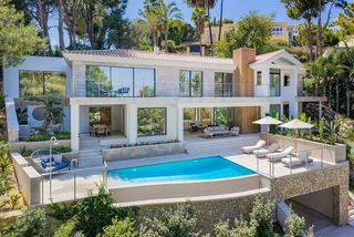 Xalet a Sol de Mallorca. Elegante villa en venta en bendinat, suroeste de mallorca