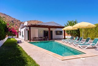 Xalet a Port d´Alcúdia-Platja dÁlcúdia. Villa de una sola planta cerca de la playa en venta en puerto al