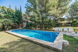 Chalet à Pollença Poble. Encantadora villa en la cima de la colina en venta con piscina e