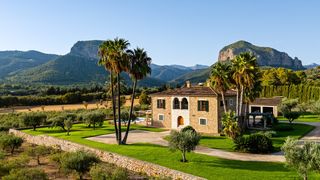 Country house in Alaró. Finca con apartamentos de invitados en venta en alaró, centro de