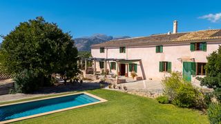 Casale in Campanet. Casa en venta con potencial para alojar invitados en campanet, m