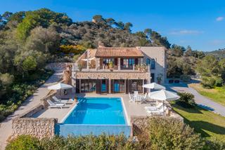 Country house in S´Horta - Cas Concos des Cavaller - Es Carritxó. Hermosa villa en la cima de una colina con vistas panorámicas, e