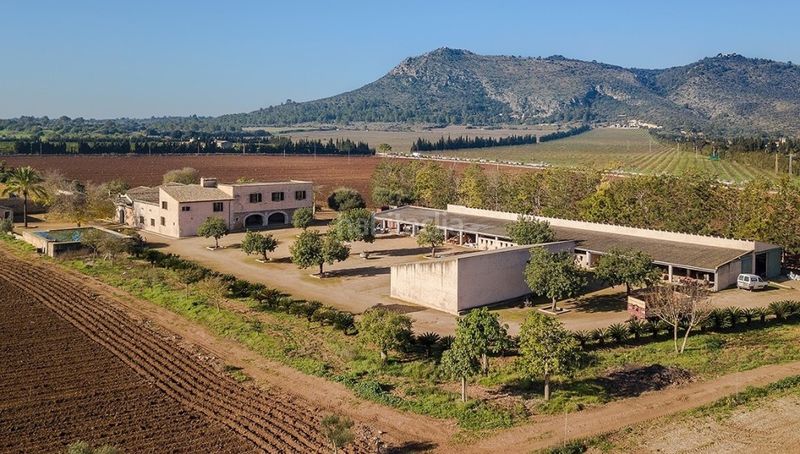 Foto d4215f99-29f8-4558-bd64-e1745209acbf. Masia amb aparcament a Llubí