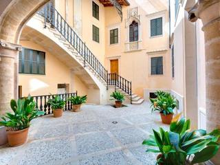 Duplex in Monti-Sion. Luminoso apartamento dúplex en venta en el casco antiguo de palm