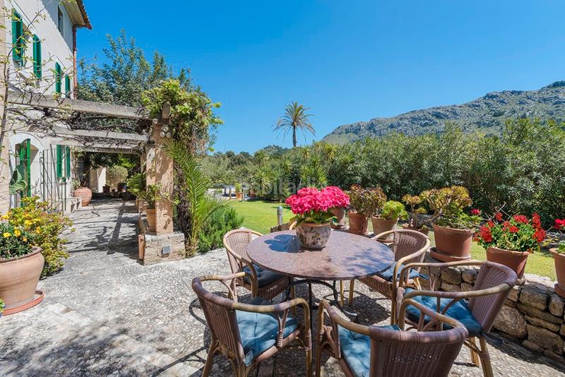 Foto f99492ae-003a-4d30-becd-341e35f44ff4. Masia amb aparcament piscina a Pollença poble Pollença