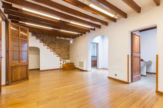 Mas à Port de Pollença. Versátil casa de pueblo en venta cerca de la playa en puerto pol