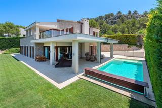 Xalet a Capdepera Poble. Villa de lujo de primera clase en venta junto al campo de golf e