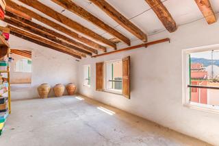 Masia a Andratx. Inversión cuatro casas de pueblo tradicionales para reformar en