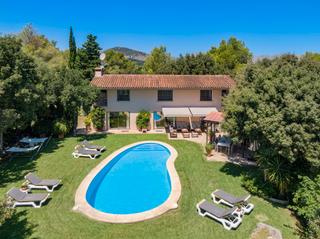Mas à Pollença Poble. Elegante casa de campo con licencia de alquiler vacacional en ve