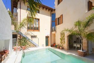 Masia a Pollena Poble. Casa excepcional a la venta en el centro de pollena, mallorca n