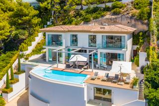 Xalet a Port D´Andratx. Impresionante villa con vistas panorámicas al mar en venta en pu