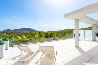 Penthouse in Santa Ponça. Moderno penthouse con vistas panorámicas en venta en santa ponsa