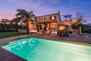 Masia a Santa Coloma de Farners. Casa de campo con licencia de vacaciones y potrero en venta en s
