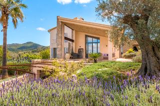 Country house in Felanitx Poble. Finca de diseño con olivar y piscina en venta en felanitx, mallo