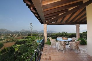 Mas à Pollença Poble. Sobresaliente casa de campo mirando toda la bahía en venta en po