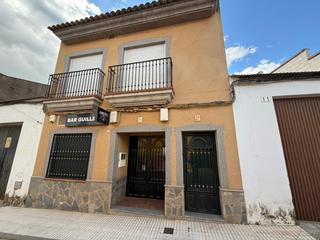 Casa a Centro. Exclusiva propiedad con vivienda y bar  valverde de merida
