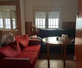 Flat in Sur. A la venta piso bajo en bodegones
