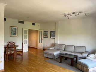Pis en Centro. Impresionante piso en pleno centro de m�rida con vistas al r�o y