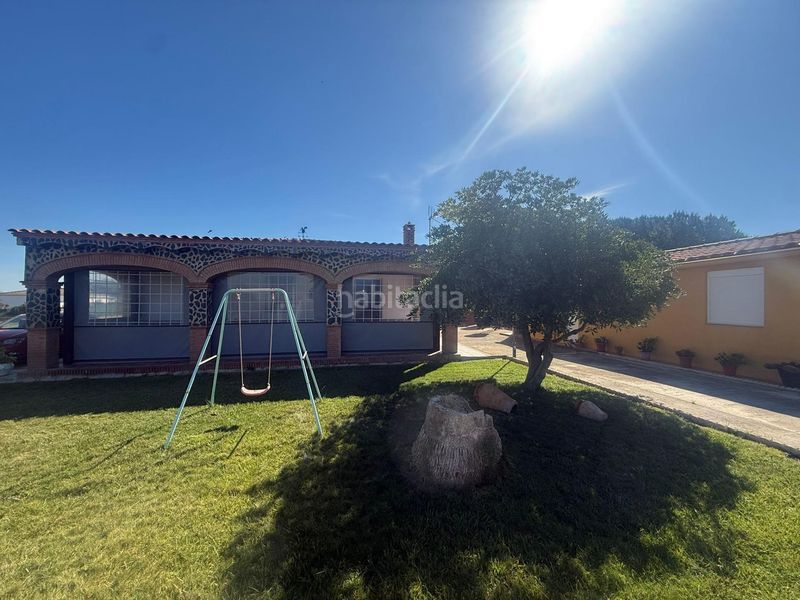 Foto aebe1b07-d79b-4b55-ba7e-e109b145c12f. Casa amb aparcament a Oeste Mérida