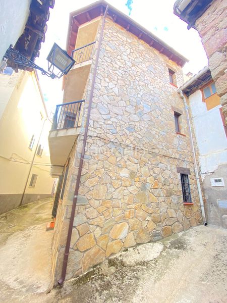 Foto 322640df-f50c-49c2-a993-d1de3c963765. Casa en plaza padre la calle 5 casa de nueva construccion con acabados en piedra y madera en Torno (El)