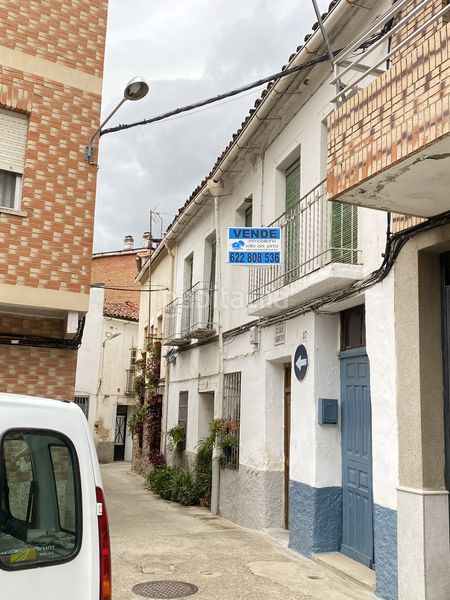 Foto dd6efbd0-ba45-4992-925b-8da88be57f20. Edificio en calle arroyo 1 en Navaconcejo