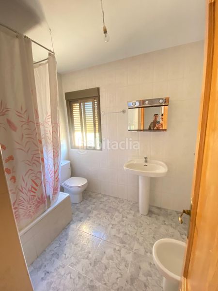 Foto 16fbbe50-68ba-41ce-9c8c-68321cd4e18c. Casa adosada en calle la lancha 36 casa / chalets (enfrente de la piscina municipal) en Cuacos de Yuste