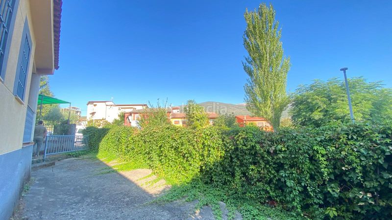 Foto d7d165a0-71c3-424b-8468-a802992e29a3. Casa adosada en calle la lancha 36 casa / chalets (enfrente de la piscina municipal) en Cuacos de Yuste