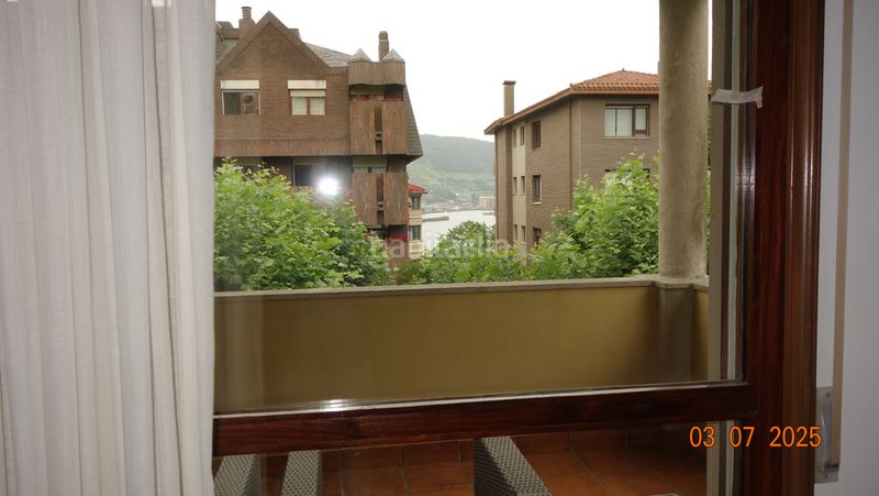 Foto 46be20d8-a457-45c3-b082-9729dde9f66b. Lloguer pis amb xemeneia calefacció piscina a Neguri Getxo