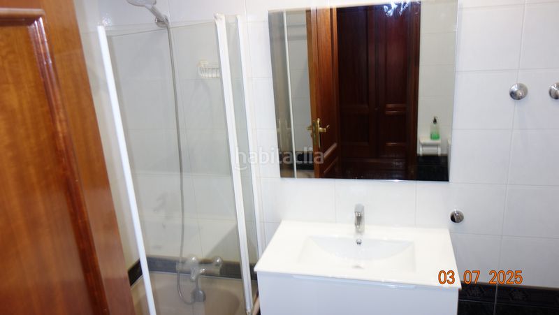Foto b42388d0-7ab9-4b71-b755-c2abde7b3c8d. Lloguer pis amb xemeneia calefacció piscina a Neguri Getxo