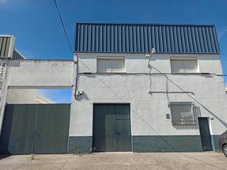 Bâtiment à usage industriel à Puerta de Cuartos-Avenida de Portugal. Se vende amplia nave en polígono de carretera n-502, frente a in