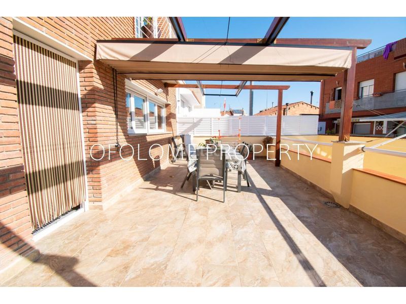 Foto 1df2ad6e-72eb-4d8e-aad6-d787aca167e9. Edifici a Creu Alta Sabadell