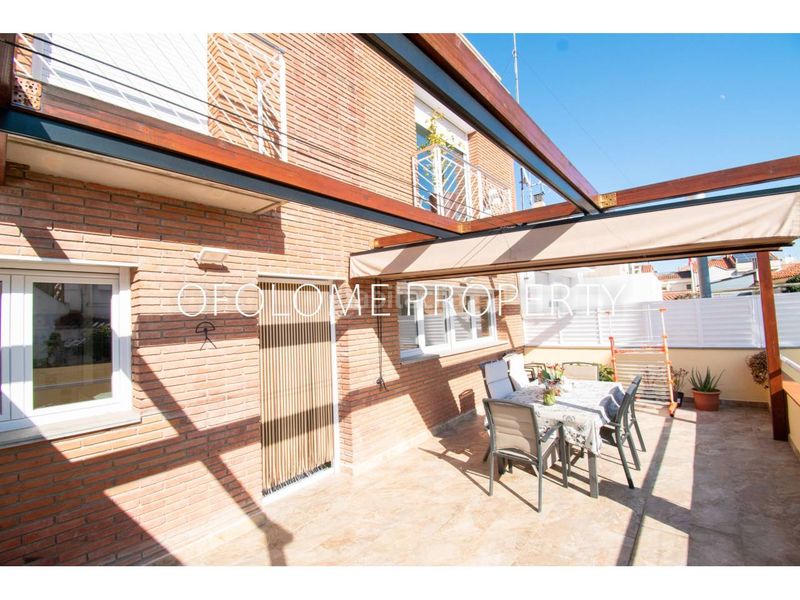 Foto ab9e9e4c-13d4-439a-9a23-bfacd4e3d994. Edifici a Creu Alta Sabadell