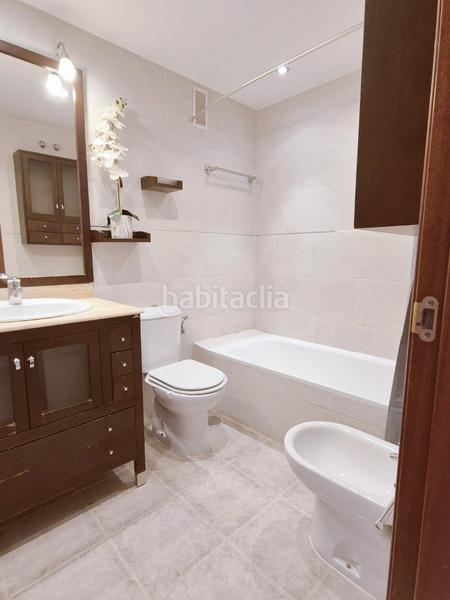 Foto 0b5b3764-76bd-4e79-9c6a-27f9dcb7972d. Piso amplio piso de 3 dormitorios con terraza, piscina y garaje en fuengirola en Mijas