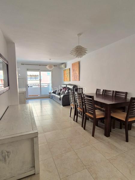 Foto e23b9f2c-85c0-4920-8b04-fddd52aa5cb9. Piso amplio piso de 3 dormitorios con terraza, piscina y garaje en fuengirola en Mijas