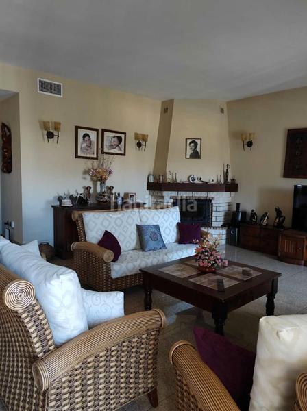 Foto 280a59e7-3dc7-4925-8ab6-8553163f4a77. House with fireplace heating parking in Centro ciudad Fuengirola