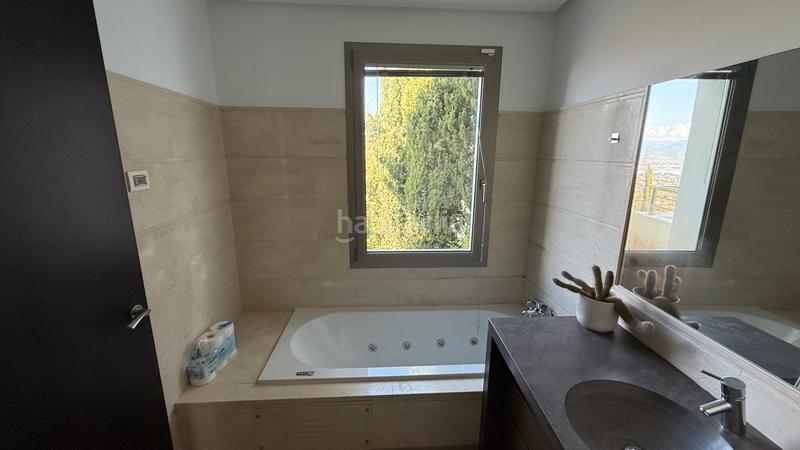 Foto 51e82fb8-922a-40a4-93ab-b8df13f60045. Chalet con parcheggio piscina in Pinares de San Antón Málaga