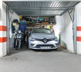 Posto auto  Miguel delibes. Cochera cerrada en el centro de la zubia