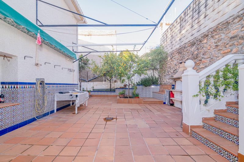 Foto be4adc13-27eb-4f0b-b090-5f009bab7810. Xalet amb calefacció aparcament piscina a Barrio de la Vega Monachil