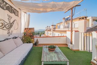 Casa adossada  Calle avellano. Pareada en venta cájar