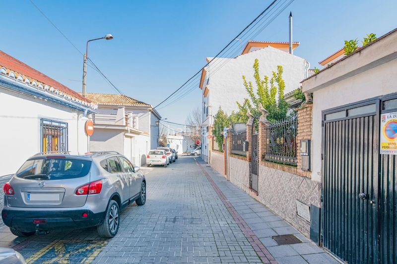 Foto 40d7492f-f0ff-4c43-a067-7899a9654ae8. Casa amb aparcament a La Zubia Ciudad Zubia (La)