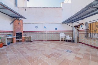 Casa  Calle de jerez. Casa en planta baja, comodidad y gran patio en inmejorable zona