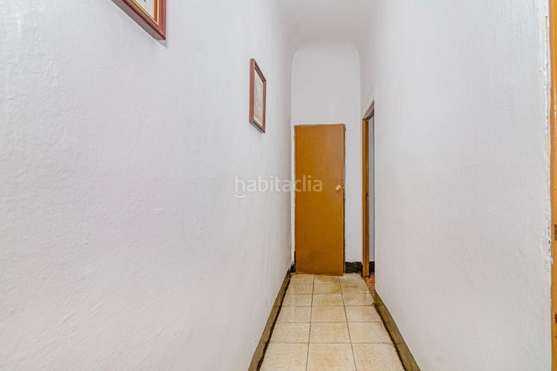 Foto b08bd4e7-c4d1-49f7-8627-66eb056d18ee. Casa adossada a La Zubia Ciudad Zubia (La)