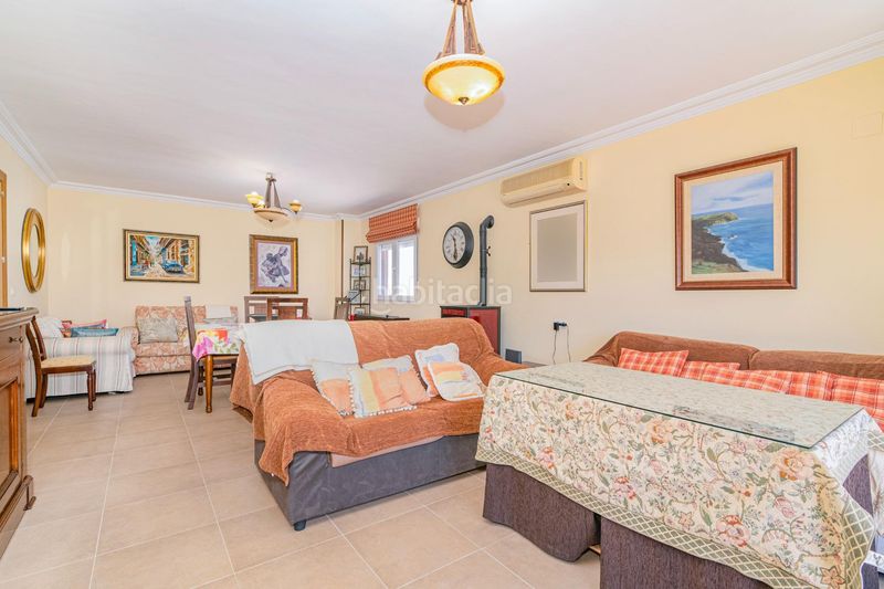 Foto 35c4320b-dd03-4f53-b59f-a1f07b7fd07b. Àtic amb aparcament a Padul