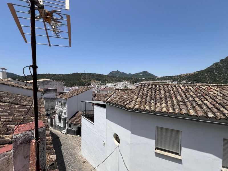 Foto e63dfbdf-f07c-46cb-b4f6-3e8f7a4efada. Casa a Ubrique