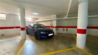 Autoparkplatz  Calle de benidorm. Plaza de garaje  la zubia
