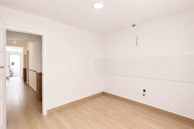 Foto c09e7f58-2984-46e7-b047-5dafffbc340d. Casa adossada a Padul