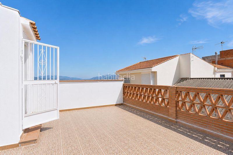 Foto e2dfd588-15a8-4c96-a8d3-fbf36b891b10. Casa adossada a Padul
